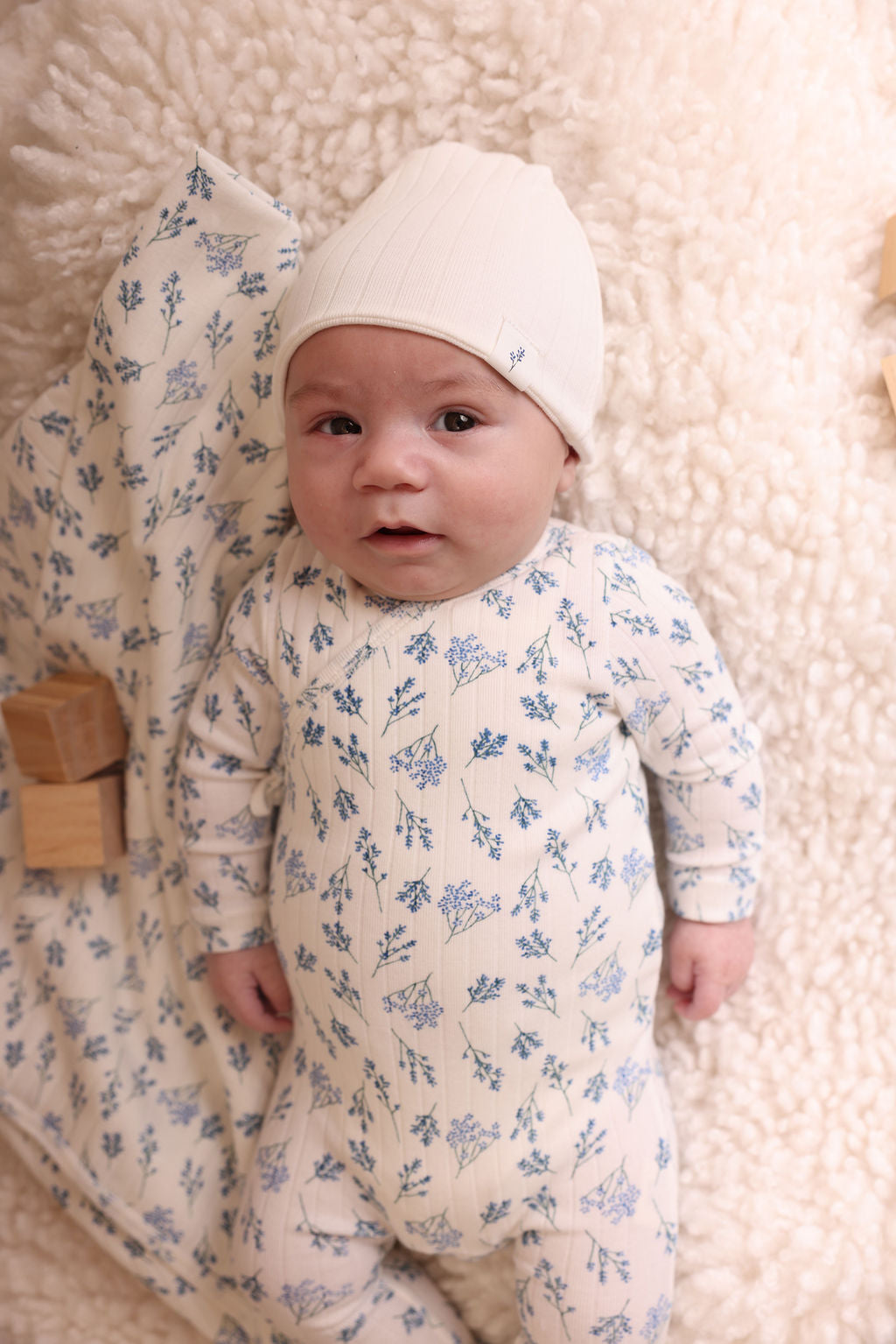 AOP Ribbed Leaf Footie, Hat and Blanket